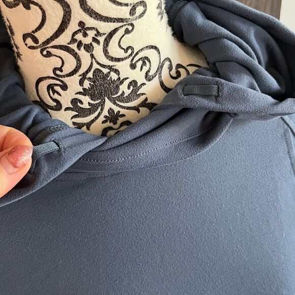 lululemon athletica Blue Women's Top - Picture 2 of 5